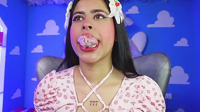 miss romyna online show from April 18, 2026, 11:03 am