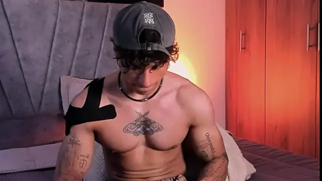 Thomas Fit1 online show from October 8, 2025, 5:43 pm