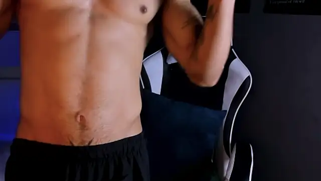 Thomas Fit1 online show from April 21, 2026, 4:52 am