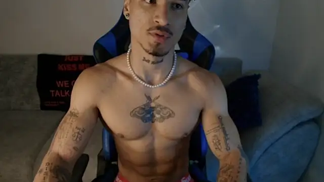 Snapshot of Thomas_Fit1 chatting on July 6, 2026, 12:35 pm Thomas Fit1 online show from July 6, 2026, 12:35 pm