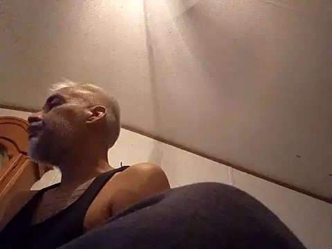 Xoc8  online show from January 15, 2025, 1:12 am