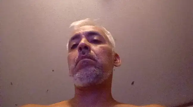 Xoc8  online show from February 3, 2025, 6:07 pm