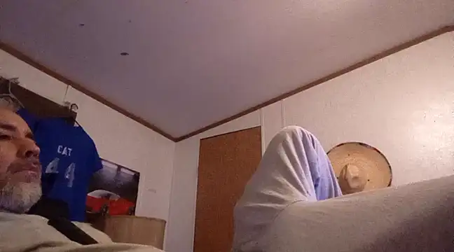 Xoc8  online show from February 15, 2025, 4:25 am