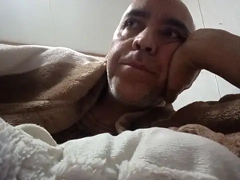 Xoc8  online show from November 21, 2025, 10:25 am