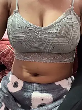 Snapshot of lallela chatting on February 24, 2025, 9:41 pm lallela online show from February 24, 2025, 9:41 pm