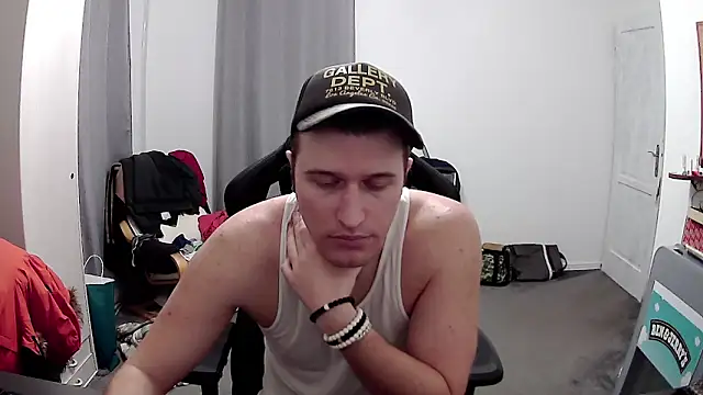 PKrisztian online show from April 22, 2026, 6:42 pm