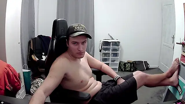 PKrisztian online show from April 24, 2026, 8:33 pm