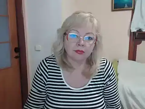 EvelynLoveShy online show from December 24, 2024, 8:11 am