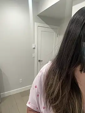 jAsMinE678 online show from April 8, 2026, 10:48 am