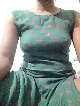 rituporna2004 online show from November 13, 2025, 2:43 am