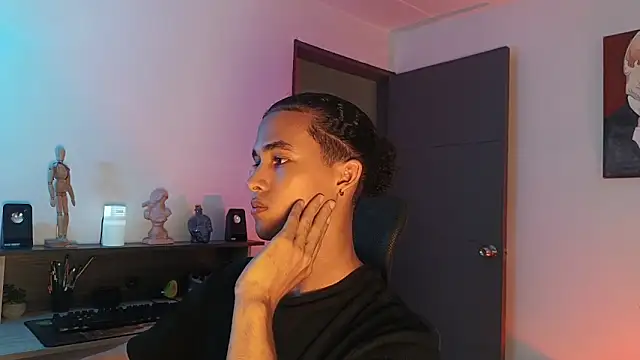 alejo x3 online show from September 26, 2025, 10:25 pm