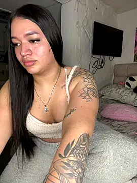 GemaGranadoss online show from November 15, 2025, 3:04 am