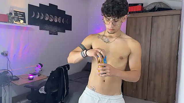 Kisan Smith online show from October 31, 2025, 3:07 am