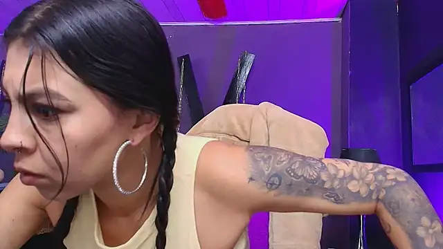 Juliet Nasty online show from September 25, 2025, 12:42 pm