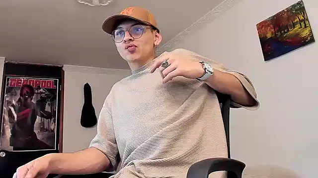 a lejandro 0 8 online show from December 25, 2024, 8:51 am