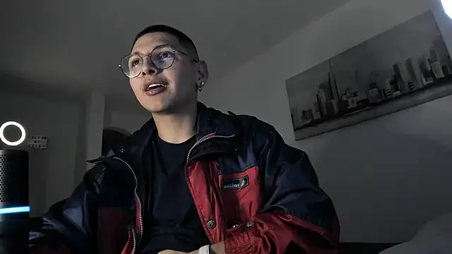 a lejandro 0 8 online show from March 14, 2025, 12:07 pm