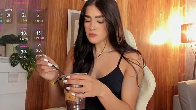 Snapshot of Antonellaparis_ chatting on November 5, 2025, 2:33 am Antonellaparis online show from November 5, 2025, 2:33 am