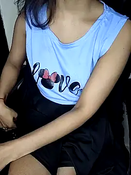 Snapshot of Leeeezzzz_roy chatting on January 11, 2025, 7:49 pm Leeeezzzz roy online show from January 11, 2025, 7:49 pm