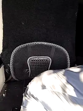 Snapshot of Leeeezzzz_roy chatting on September 28, 2025, 8:58 pm Leeeezzzz roy online show from September 28, 2025, 8:58 pm