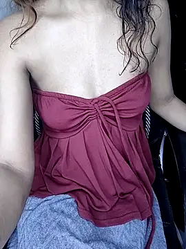 Snapshot of Leeeezzzz_roy chatting on October 7, 2025, 10:18 pm Leeeezzzz roy online show from October 7, 2025, 10:18 pm