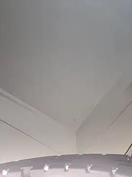 Snapshot of Leeeezzzz_roy chatting on December 13, 2025, 8:14 pm Leeeezzzz roy online show from December 13, 2025, 8:14 pm