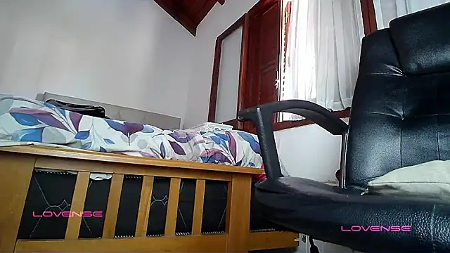 ConeNella online show from March 14, 2025, 6:07 pm