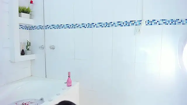 EmmilyCollson online show from January 31, 2025, 5:10 pm