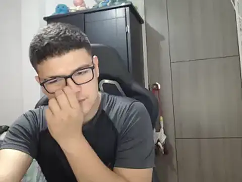 Plug Control online show from March 5, 2025, 8:53 pm