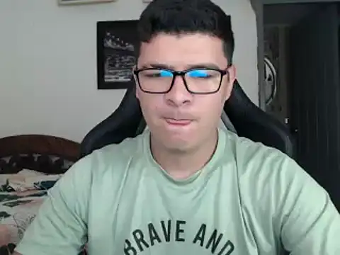 Plug Control online show from March 17, 2025, 5:49 pm