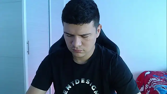 Plug Control online show from September 9, 2025, 1:43 pm