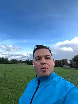 Snapshot of Jose_HotLatino chatting on October 22, 2025, 9:42 am Jose HotLatino online show from October 22, 2025, 9:42 am