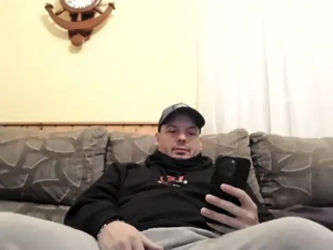 Snapshot of Jose_HotLatino chatting on January 17, 2026, 4:33 pm Jose HotLatino online show from January 17, 2026, 4:33 pm