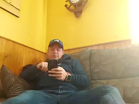 Snapshot of Jose_HotLatino chatting on March 31, 2026, 2:28 pm Jose HotLatino online show from March 31, 2026, 2:28 pm