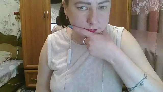 SophieNightAh online show from February 19, 2025, 3:27 pm