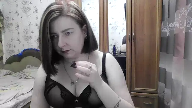 SophieNightAh online show from December 16, 2025, 6:24 pm