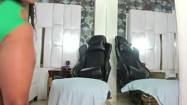 lia mariana online show from February 8, 2026, 9:40 pm