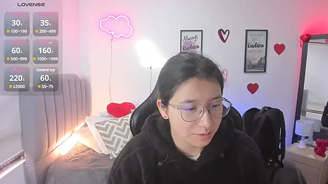 Amy joones online show from February 21, 2025, 4:37 pm