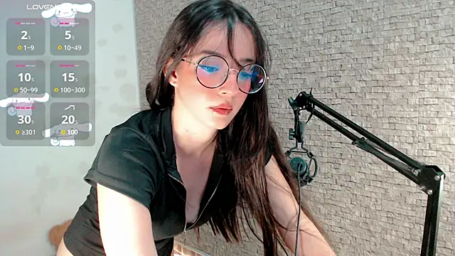 emma unu online show from July 10, 2026, 2:49 am