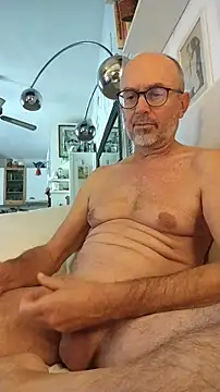 MadProfessor online show from November 12, 2025, 1:44 pm