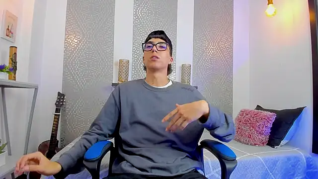 Nikolay Gregori online show from February 4, 2025, 10:32 am