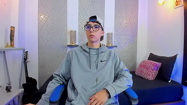 Nikolay Gregori online show from February 21, 2025, 4:07 am