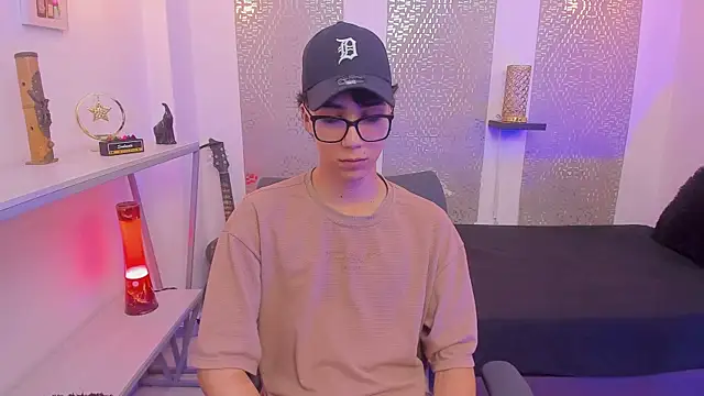 Nikolay Gregori online show from September 28, 2025, 4:40 am