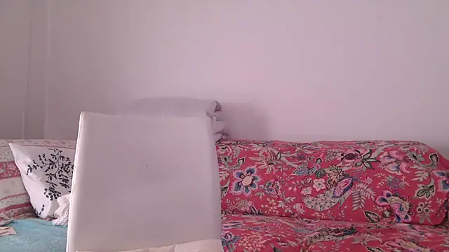 fragrance72 online show from March 9, 2025, 12:53 pm