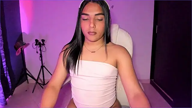 CandyLatinHott online show from October 13, 2025, 11:16 pm