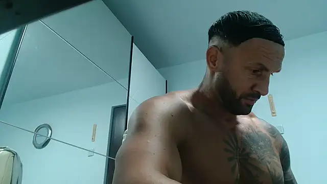 Magnificmuscles89 online show from May 19, 2026, 11:16 am