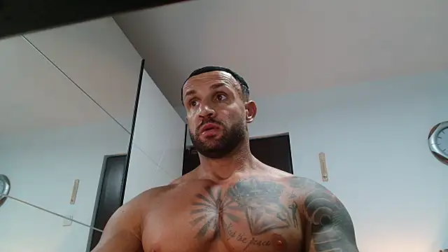 Magnificmuscles89 online show from May 21, 2026, 4:03 pm