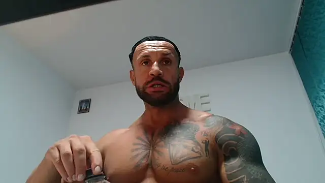 Magnificmuscles89 online show from May 24, 2026, 10:04 pm