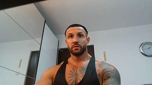 Magnificmuscles89 online show from May 27, 2026, 10:45 am