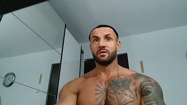 Magnificmuscles89 online show from May 31, 2026, 8:21 pm