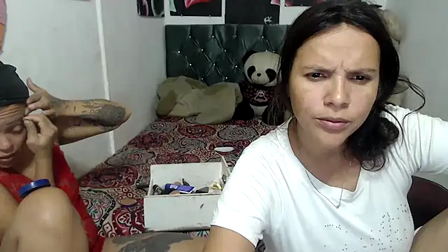 manzanahot9 online show from March 4, 2025, 8:27 pm